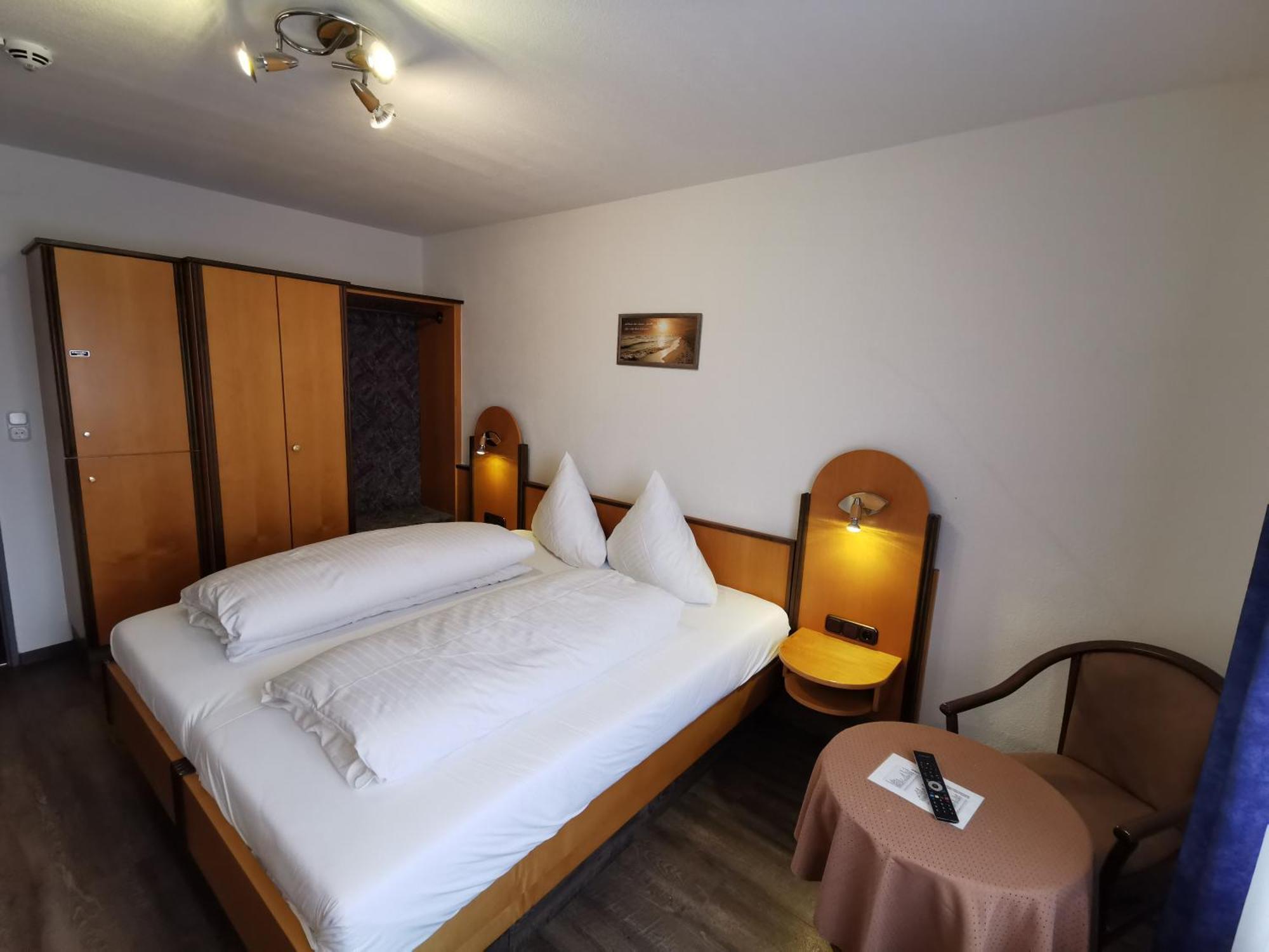 Landgasthof Scheubel Gremsdorf Bagian luar foto
