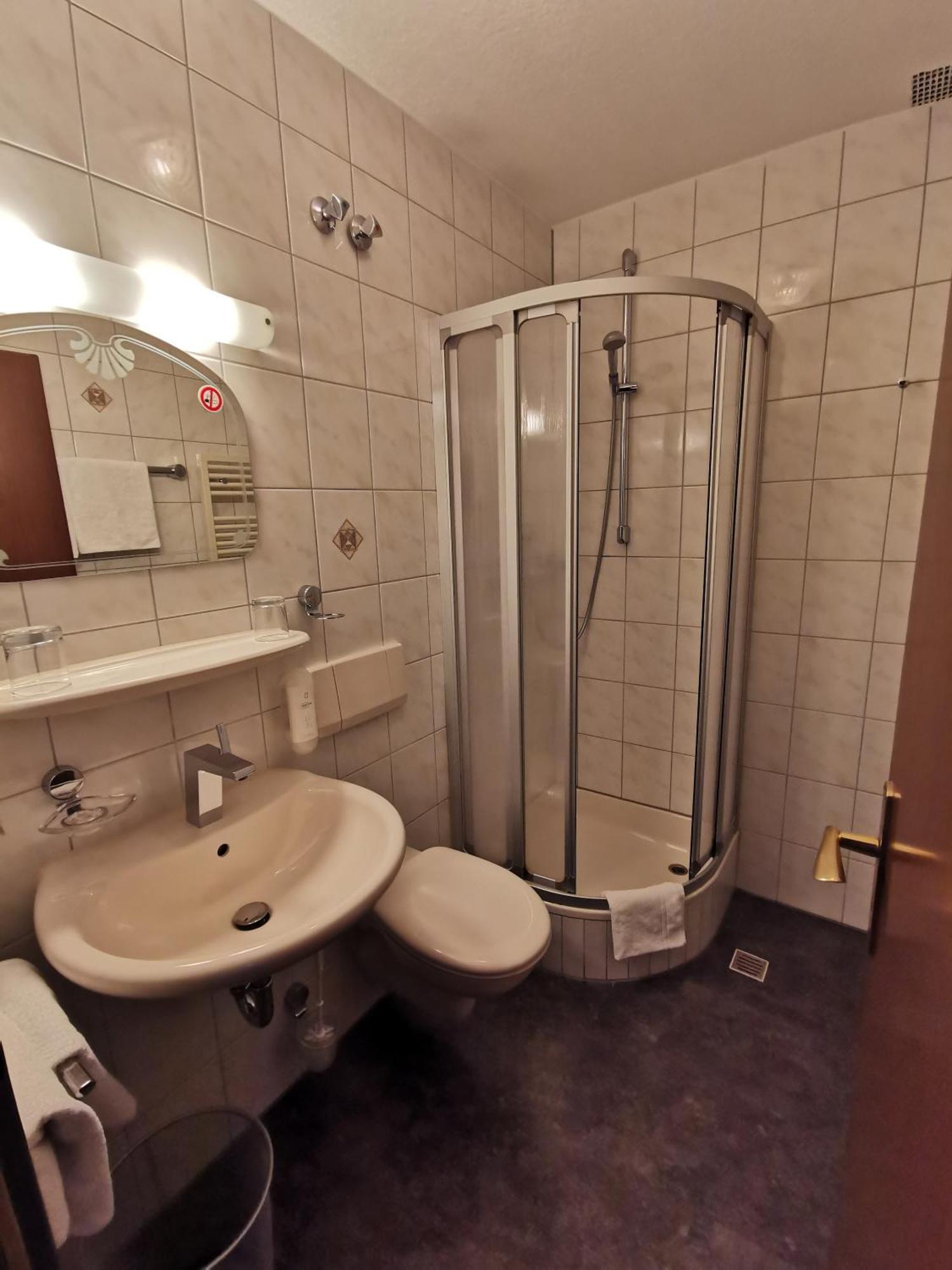 Landgasthof Scheubel Gremsdorf Bagian luar foto